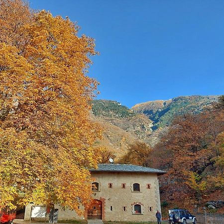 Forte Di Machaby Hostel Arnad Bagian luar foto