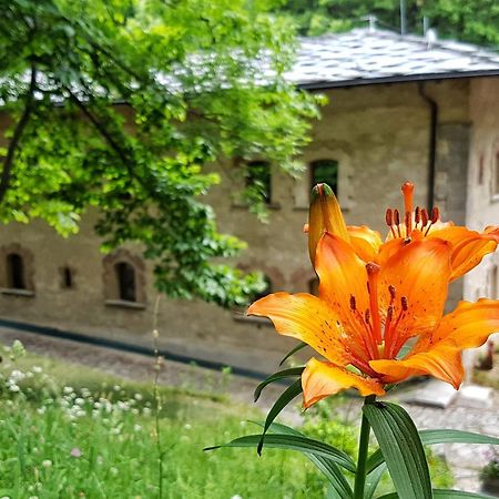 Forte Di Machaby Hostel Arnad Bagian luar foto