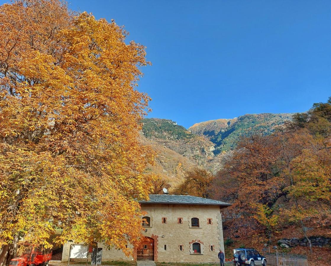Forte Di Machaby Hostel Arnad Bagian luar foto