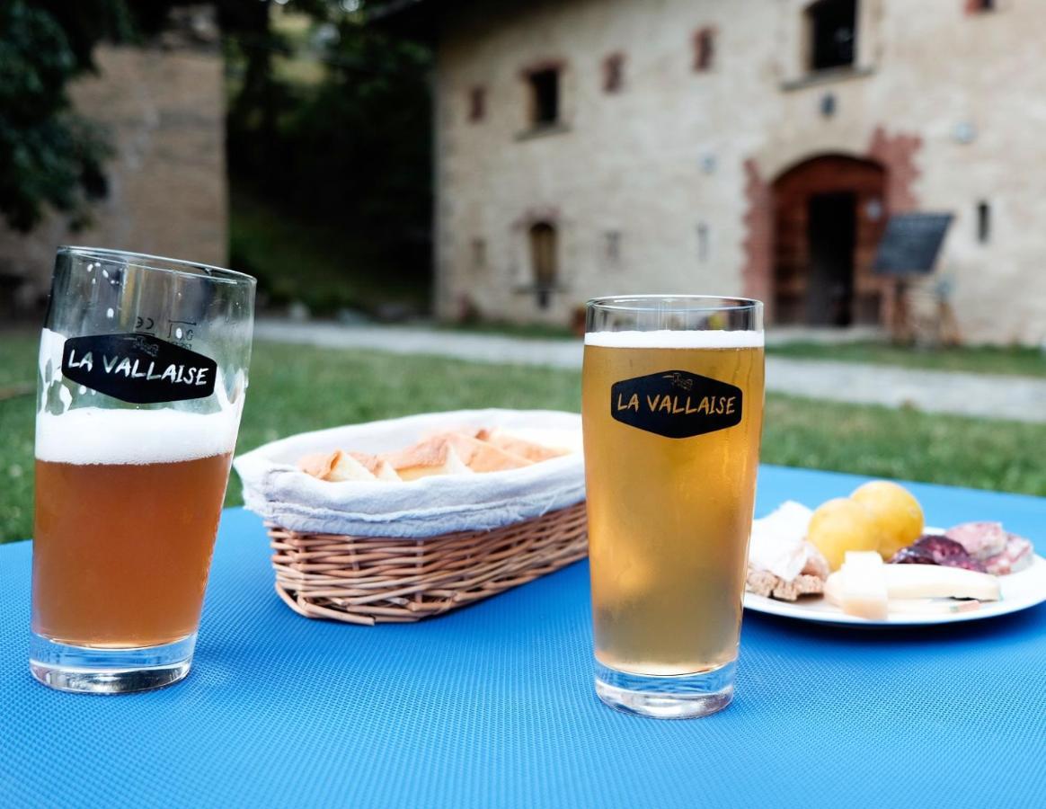 Forte Di Machaby Hostel Arnad Bagian luar foto